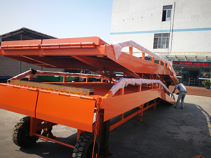 移動(dòng)式登車(chē)橋防護(hù)